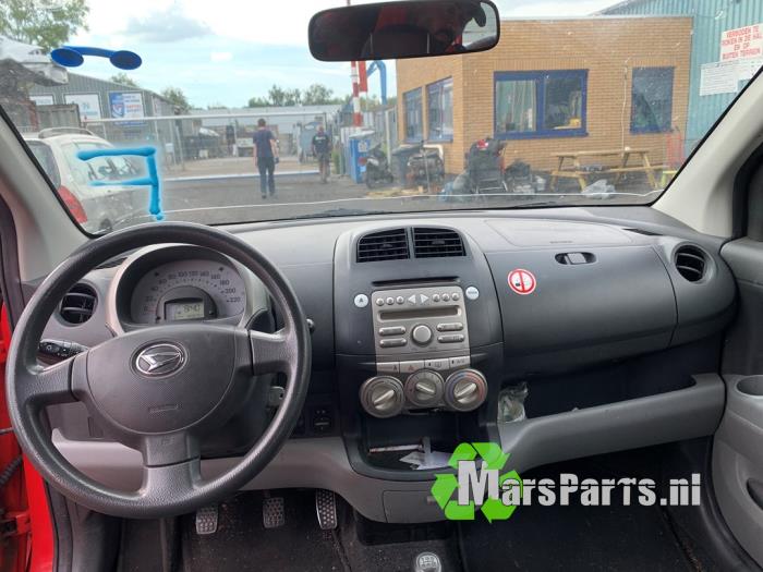 Daihatsu Sirion 2 1.0 12V DVVT Skrotfordon (2007, ROOD)