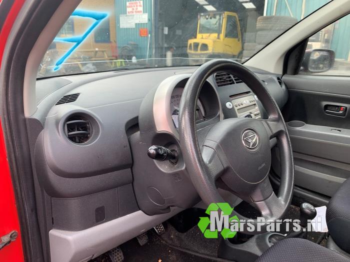 Daihatsu Sirion 2 1.0 12V DVVT Skrotfordon (2007, ROOD)