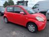 Daihatsu Sirion 2 1.0 12V DVVT Skrotfordon (2007, ROOD)
