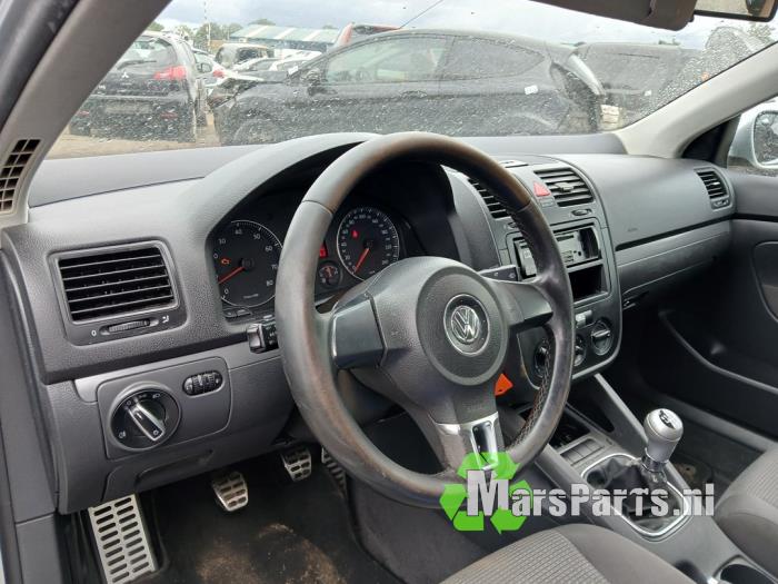 Volkswagen Jetta III 1.6 Samochód złomowany (2006, Szary)