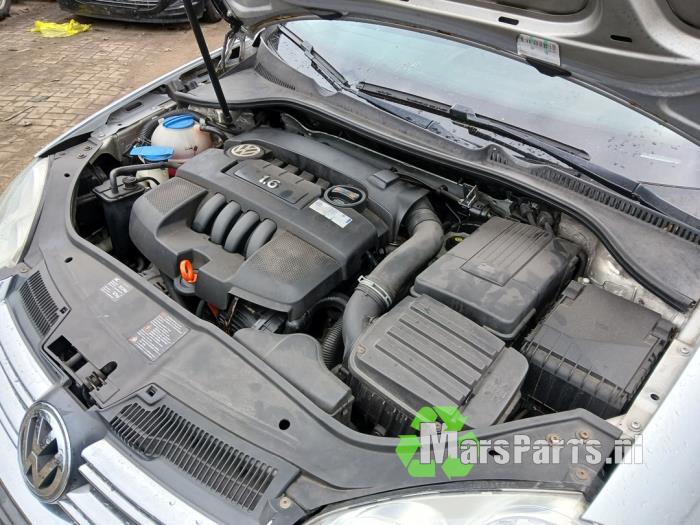 Volkswagen Jetta III 1.6 Samochód złomowany (2006, Szary)