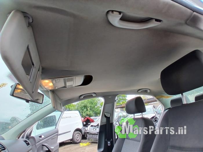 Volkswagen Jetta III 1.6 Samochód złomowany (2006, Szary)