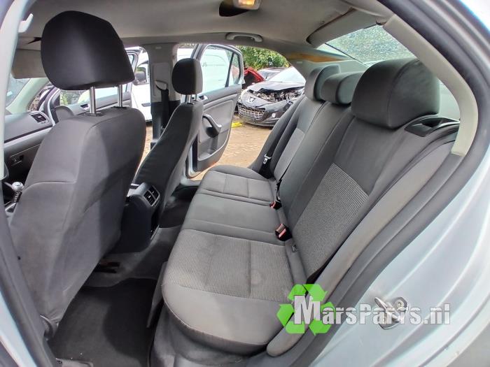 Volkswagen Jetta III 1.6 Samochód złomowany (2006, Szary)