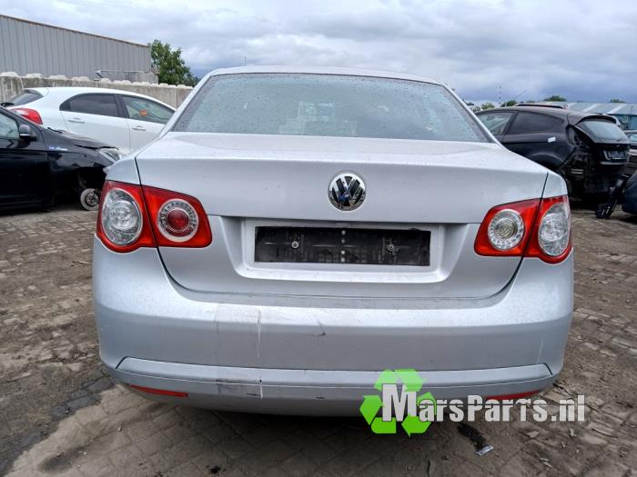 Volkswagen Jetta III 1.6 Samochód złomowany (2006, Szary)