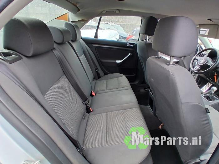 Volkswagen Jetta III 1.6 Samochód złomowany (2006, Szary)