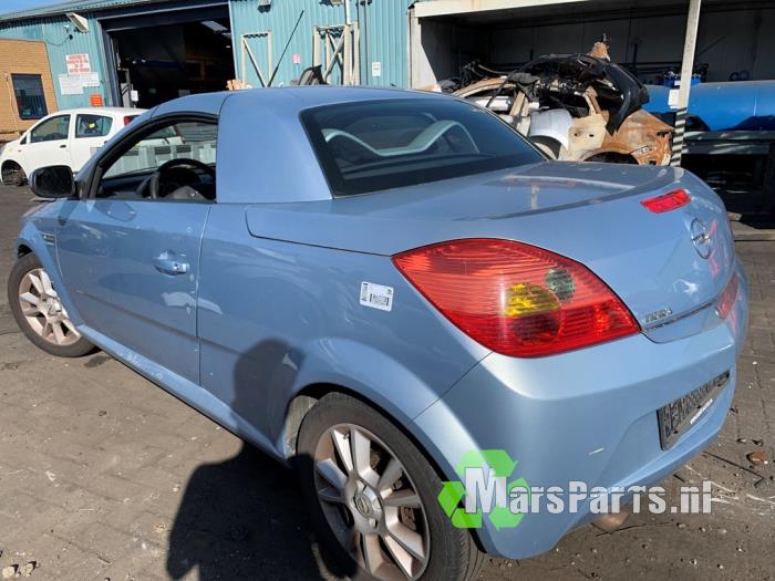 Opel Tigra Twin Top 1.4 16V Samochód złomowany (2005, Niebieski)