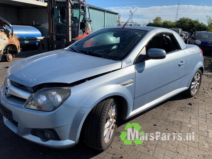 Opel Tigra Twin Top 1.4 16V Samochód złomowany (2005, Niebieski)