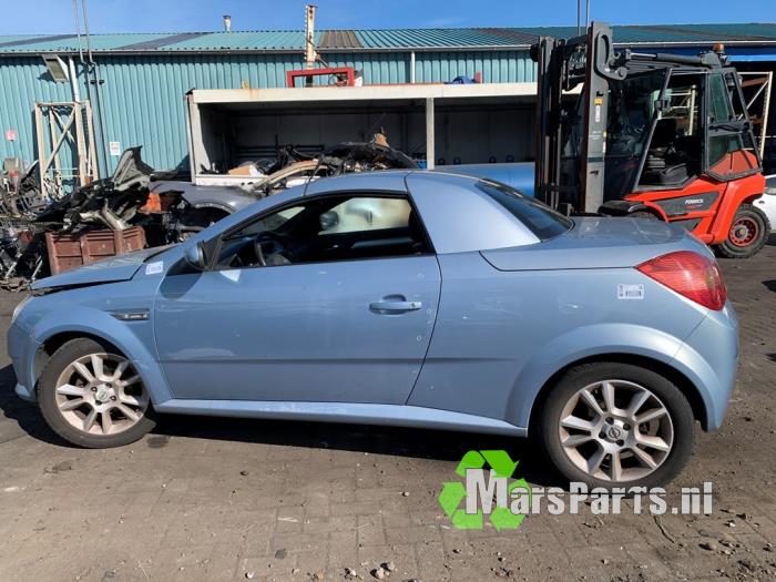 Opel Tigra Twin Top 1.4 16V Samochód złomowany (2005, Niebieski)