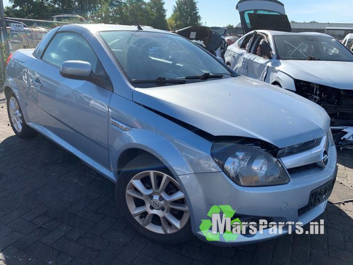 Opel Tigra Twin Top 1.4 16V Samochód złomowany (2005, Niebieski)