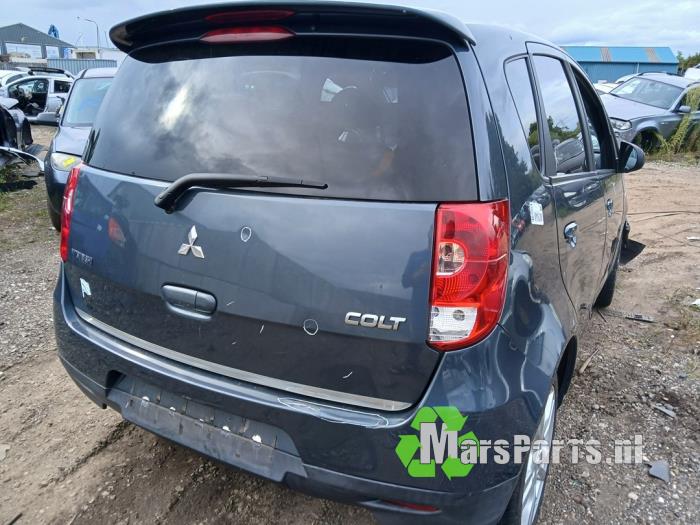 Mitsubishi Colt 1.3 16V Skrotfordon (2008, GRIJS)