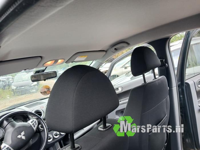 Mitsubishi Colt 1.3 16V Skrotfordon (2008, GRIJS)