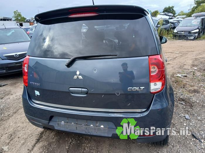 Mitsubishi Colt 1.3 16V Skrotfordon (2008, GRIJS)