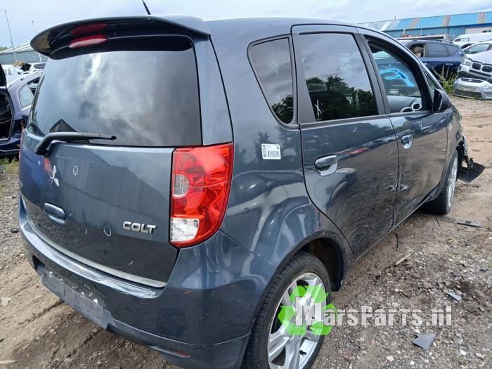 Mitsubishi Colt 1.3 16V Skrotfordon (2008, GRIJS)