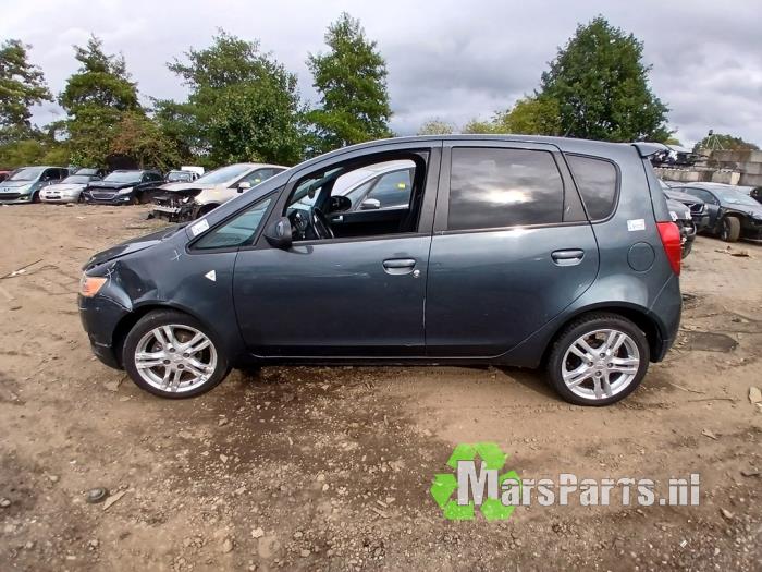 Mitsubishi Colt 1.3 16V Skrotfordon (2008, GRIJS)