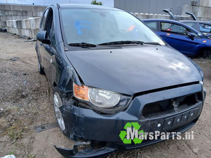 Mitsubishi Colt 1.3 16V Skrotfordon (2008, GRIJS)