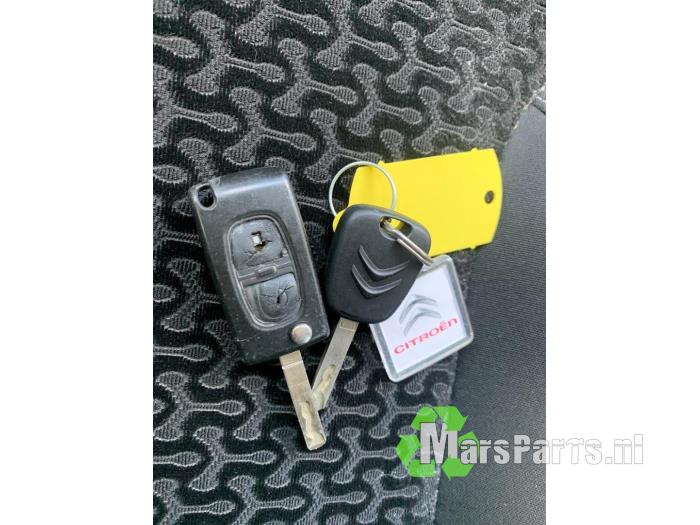 Citroen C3 1.4 16V VTi Damaged vehicle (2011, Gray)