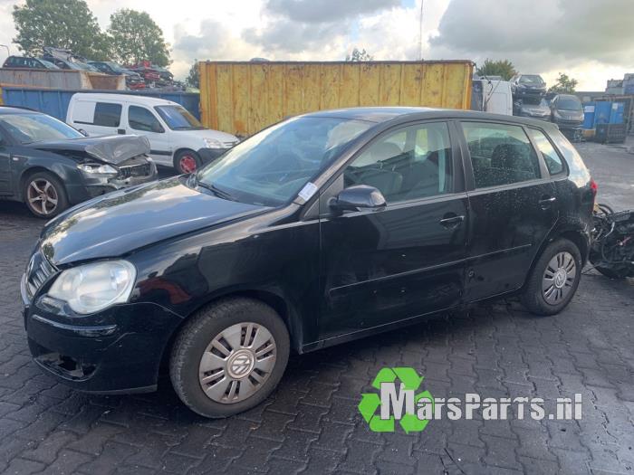Volkswagen Polo IV 1.4 16V Salvage vehicle (2005, Black)