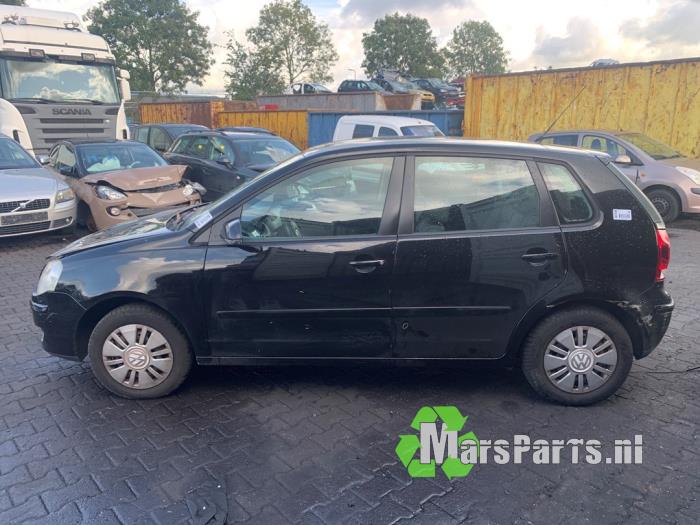 Volkswagen Polo IV 1.4 16V Salvage vehicle (2005, Black)
