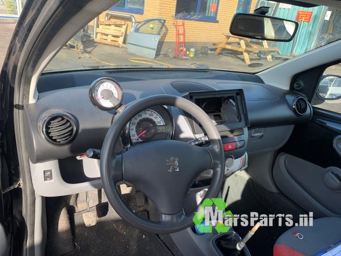 Peugeot 107 1.0 12V Salvage vehicle (2008, Black)