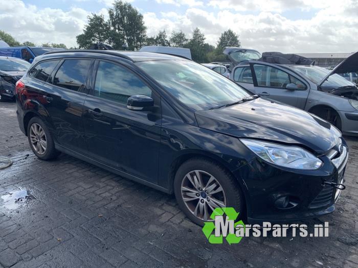 Ford Focus 3 Wagon 1.0 Ti-VCT EcoBoost 12V 125 Salvage vehicle (2013, Black)