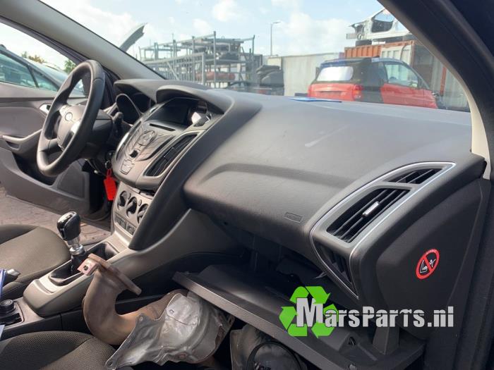 Ford Focus 3 Wagon 1.0 Ti-VCT EcoBoost 12V 125 Salvage vehicle (2013, Black)