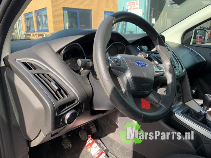 Ford Focus 3 Wagon 1.0 Ti-VCT EcoBoost 12V 125 Salvage vehicle (2013, Black)