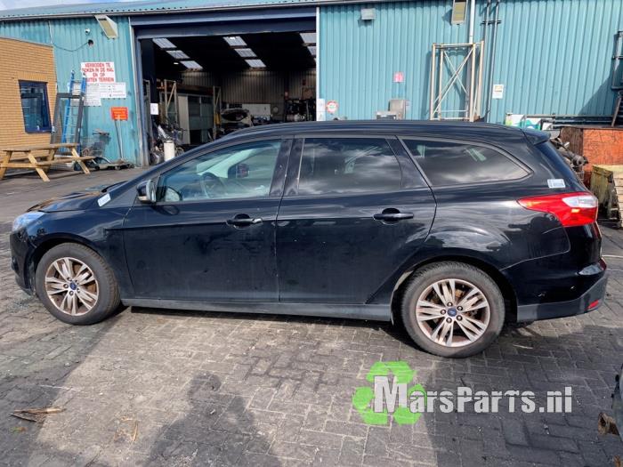 Ford Focus 3 Wagon 1.0 Ti-VCT EcoBoost 12V 125 Salvage vehicle (2013, Black)