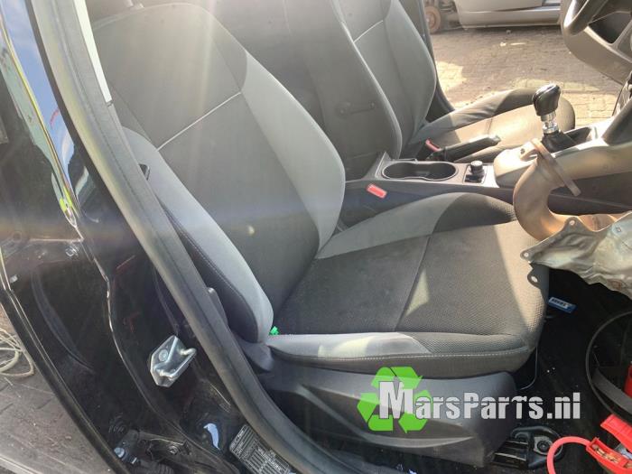 Ford Focus 3 Wagon 1.0 Ti-VCT EcoBoost 12V 125 Salvage vehicle (2013, Black)