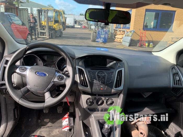 Ford Focus 3 Wagon 1.0 Ti-VCT EcoBoost 12V 125 Salvage vehicle (2013, Black)