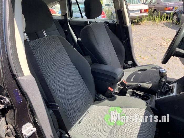 Dodge Caliber 2.0 16V Schrottauto (2011, Schwarz)