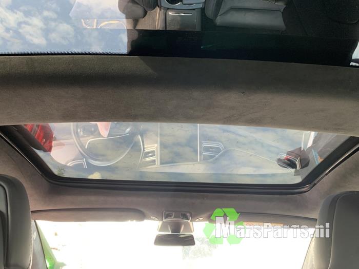 Tesla Model S 90D Samochód złomowany (2017, Czerwony)