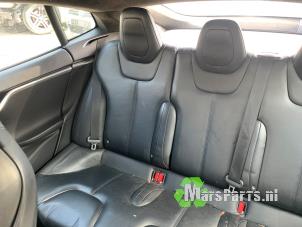 Tesla Model S 90D Samochód złomowany (2017, Czerwony)