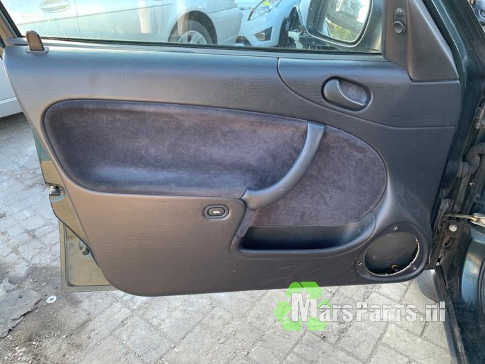 Saab 900 II 2.0 i,Si 16V Samochód złomowany (1995, Zielony)