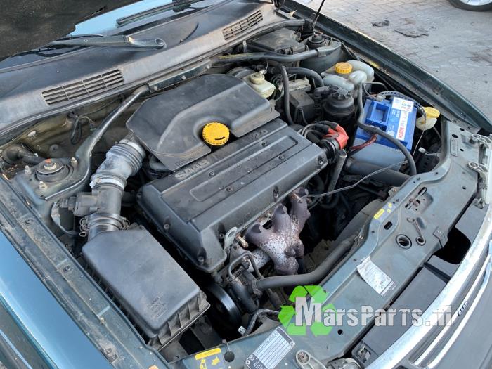 Saab 900 II 2.0 i,Si 16V Samochód złomowany (1995, Zielony)