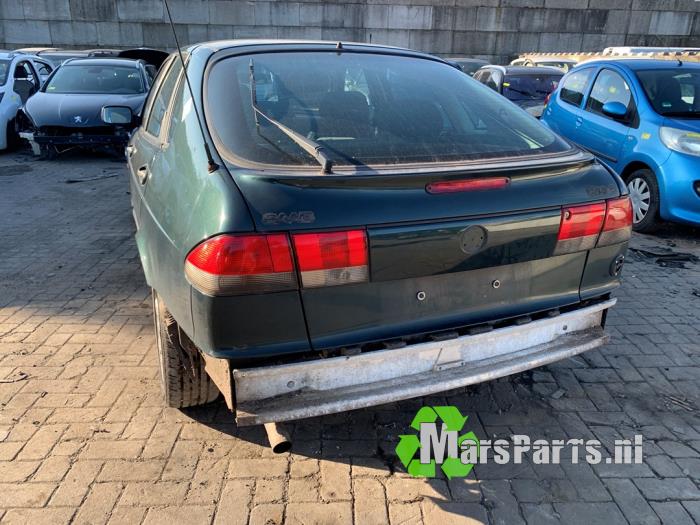 Saab 900 II 2.0 i,Si 16V Samochód złomowany (1995, Zielony)