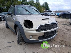 Mini Mini 1.6 16V Cooper S Vehículo de desguace (2006, Gris)