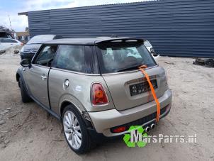 Mini Mini 1.6 16V Cooper S Vehículo de desguace (2006, Gris)