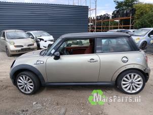 Mini Mini 1.6 16V Cooper S Vehículo de desguace (2006, Gris)