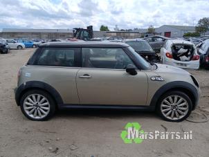 Mini Mini 1.6 16V Cooper S Vehículo de desguace (2006, Gris)