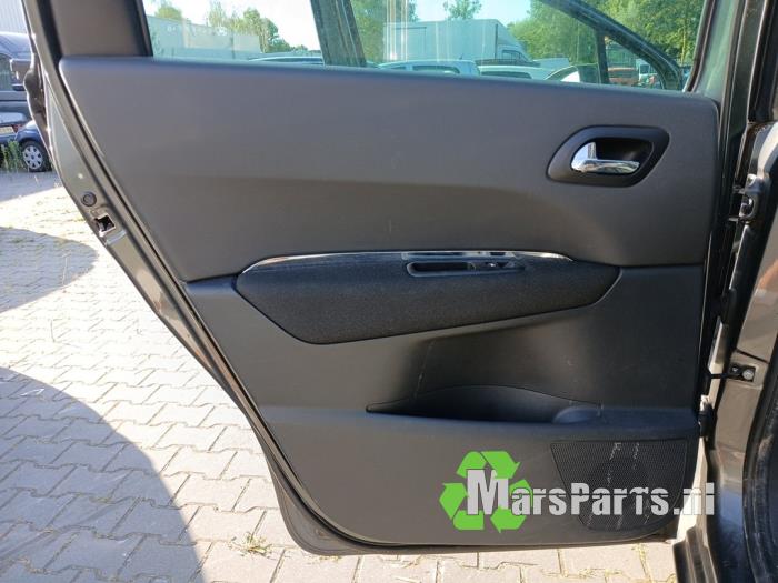 Peugeot 5008 I 1.6 THP 16V Vehículo de desguace (2009, Gris)