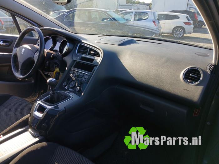 Peugeot 5008 I 1.6 THP 16V Vehículo de desguace (2009, Gris)