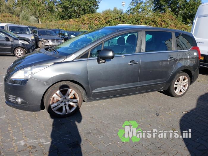 Peugeot 5008 I 1.6 THP 16V Vehículo de desguace (2009, Gris)