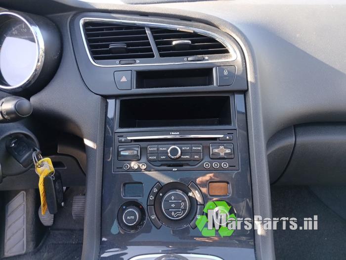 Peugeot 5008 I 1.6 THP 16V Vehículo de desguace (2009, Gris)