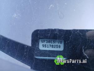 Peugeot 5008 I 1.6 THP 16V Vehículo de desguace (2009, Gris)