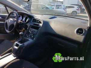 Peugeot 5008 I 1.6 THP 16V Vehículo de desguace (2009, Gris)