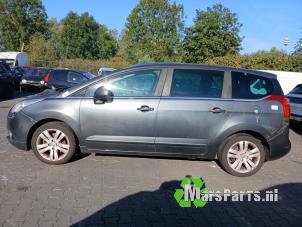 Peugeot 5008 I 1.6 THP 16V Vehículo de desguace (2009, Gris)