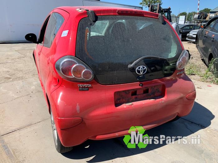 Toyota Aygo 1.0 12V VVT-i Vehículo de desguace (2007, Rojo)