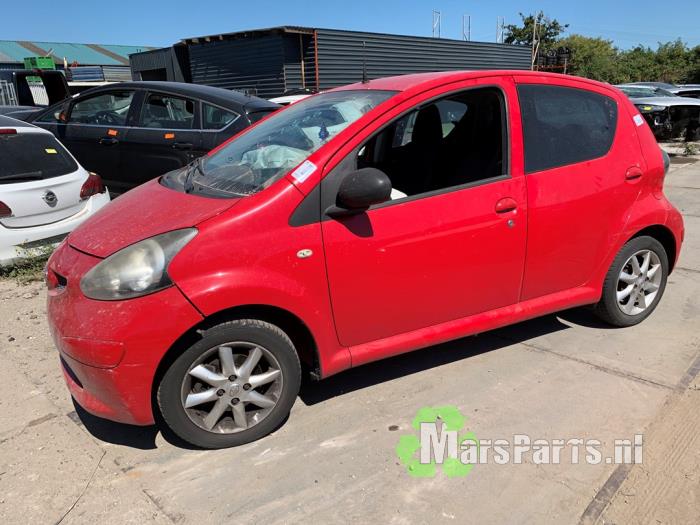 Toyota Aygo 1.0 12V VVT-i Vehículo de desguace (2007, Rojo)
