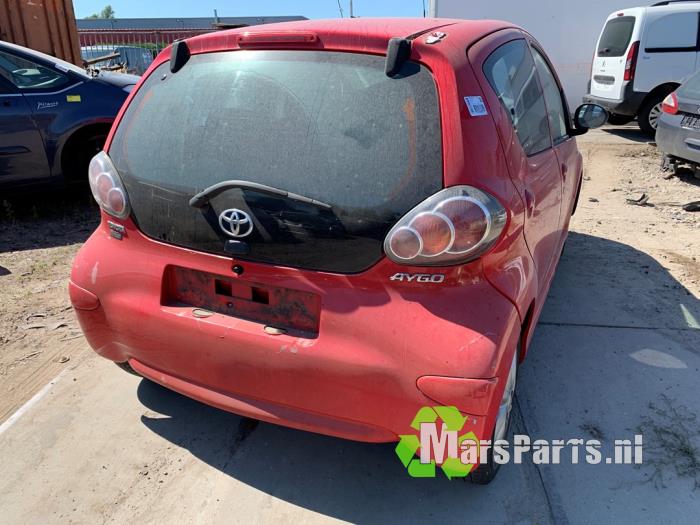 Toyota Aygo 1.0 12V VVT-i Vehículo de desguace (2007, Rojo)