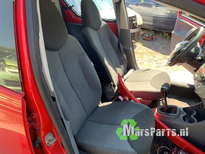 Toyota Aygo 1.0 12V VVT-i Vehículo de desguace (2007, Rojo)